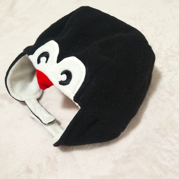 3/$25 Baby's Beanie Penguin Baby Size 6-12 months - Picture 2 of 9